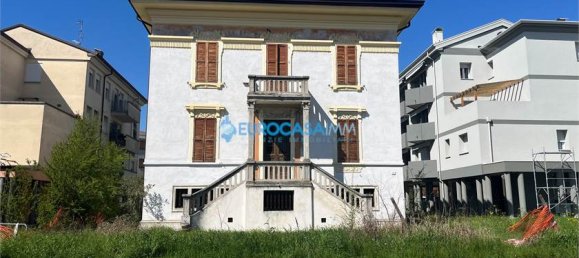 6 bedrooms House in Carpi, Italy No. 61243 26