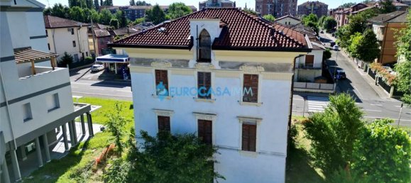 6 bedrooms House in Carpi, Italy No. 61243 14