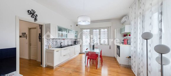 2 Schlafzimmer Wohnung in Salò, Italy, Nr. 303041 2