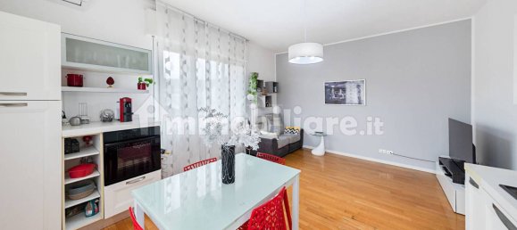 2 Schlafzimmer Wohnung in Salò, Italy, Nr. 303041 4