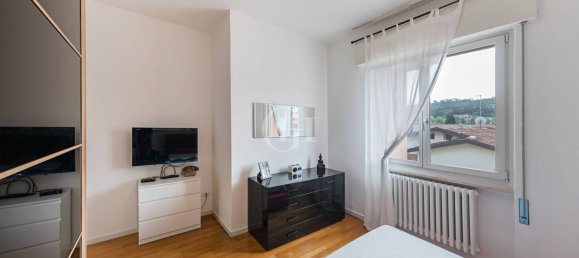 2 Schlafzimmer Wohnung in Salò, Italy, Nr. 303041 12