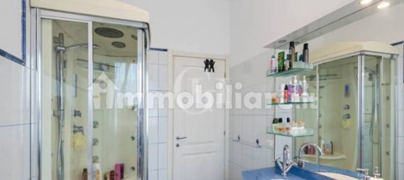 2 Schlafzimmer Wohnung in Salò, Italy, Nr. 303041 14
