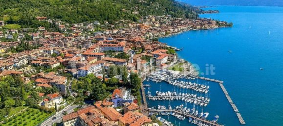 2 Schlafzimmer Wohnung in Salò, Italy, Nr. 303041 17