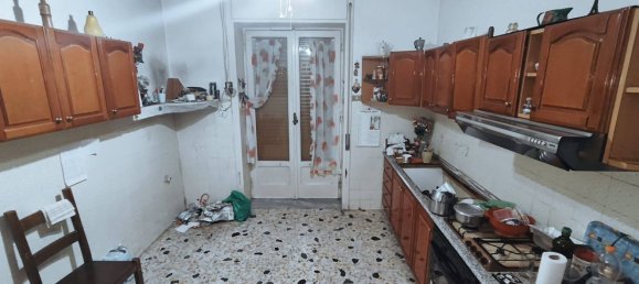 5 bedrooms Apartment in San Sebastiano al Vesuvio, Italy No. 327733 2