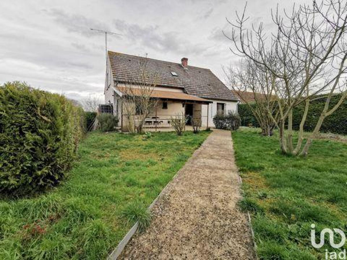 Casa de 5 dormitorios en Puiseaux, France No. 3909