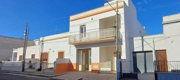 Villa de 5 habitaciónes en Castrignano del Capo, Italy No. 7033 30