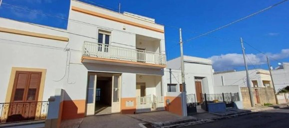 Villa de 5 habitaciónes en Castrignano del Capo, Italy No. 7033 29