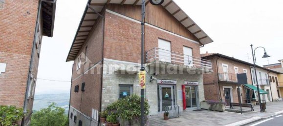 3 bedrooms Apartment in Baiso, Italy No. 168135 9