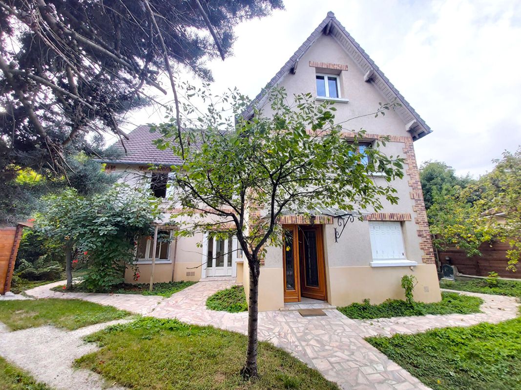 8 bedrooms House in Le Raincy, France No. 350094