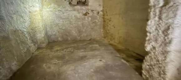  مرآب في Caltanissetta, Italy 99متر مربع رقم 137570 3