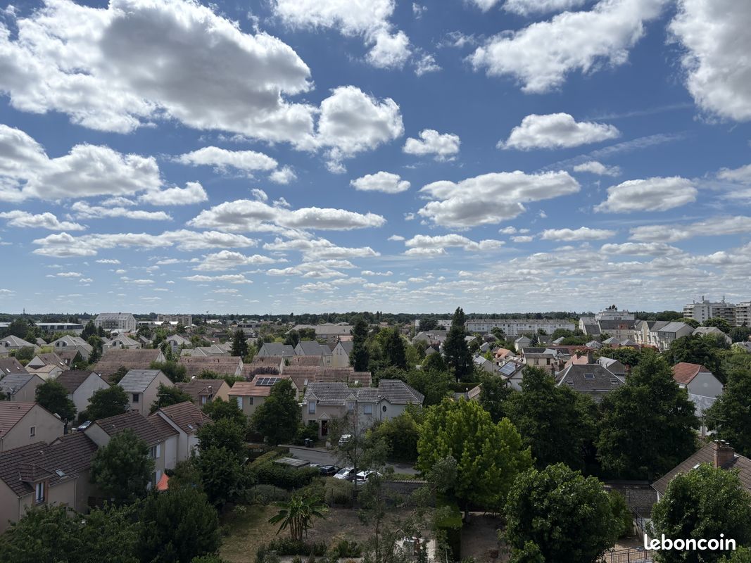 Studio in Orleans, France No. 276763