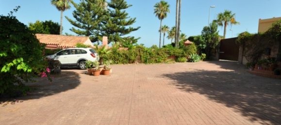 4 bedrooms House in Casares, Spain No. 38728 5