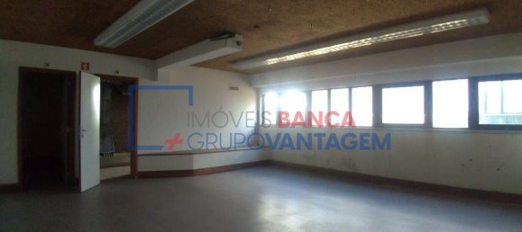 1224m² Building in Vila Real, Portugal No. 70793 3