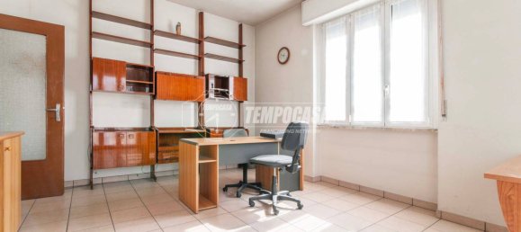 Apartamento T2 em Limbiate, Italy N.º 283352 2