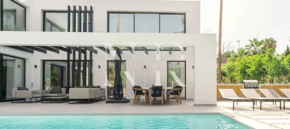 4 bedrooms Villa in Marbella, Spain No. 180336 6