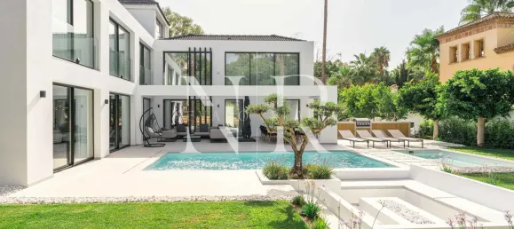4 bedrooms Villa in Marbella, Spain No. 180336 3