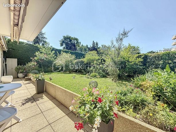 2 bedrooms Apartment in Aulnay-sous-Bois, France No. 312237