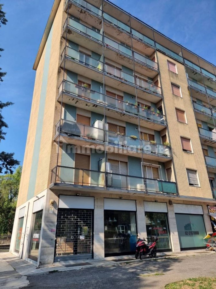 Коммерческая недвижимость 191м² в Милан, Италия № 383732