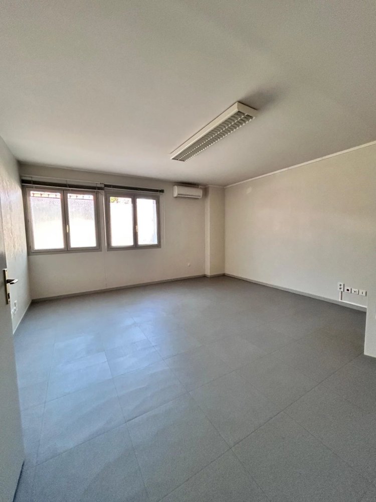 Büro in Beaune, France 120m², Nr. 196443