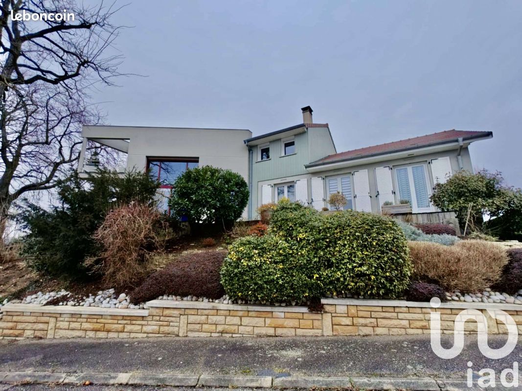 4 Schlafzimmer Haus in Neufchateau, France, Nr. 158595