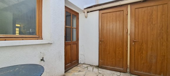 2 bedrooms House in Senlis, France No. 244296 12