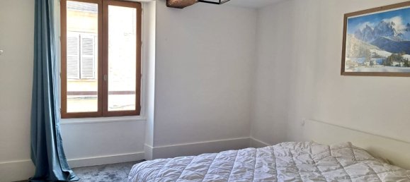 2 bedrooms House in Senlis, France No. 244296 8