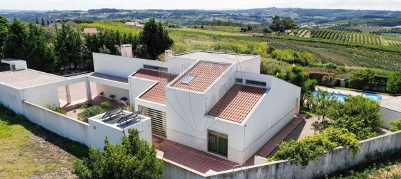 5 bedrooms House in Caldas da Rainha, Portugal No. 204781 4