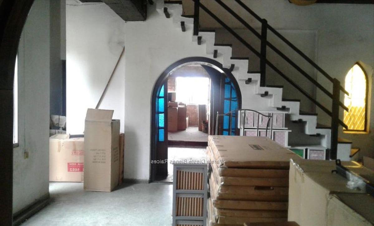  Building in Montevideo, Uruguay No. 16319