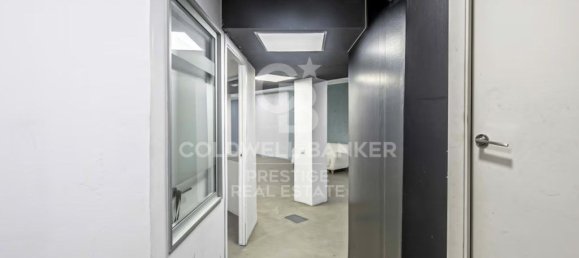 192m² Commercial property in Barcelona, Spain No. 21012 11