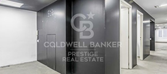 192m² Commercial property in Barcelona, Spain No. 21012 21
