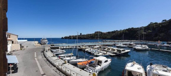 6 rooms Apartment in Capraia Isola, Italy No. 151557 32