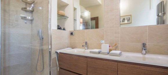 4 bedrooms Apartment in Florence, Italy No. 162085 20