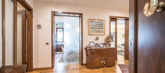 4 bedrooms Apartment in Florence, Italy No. 162085 27
