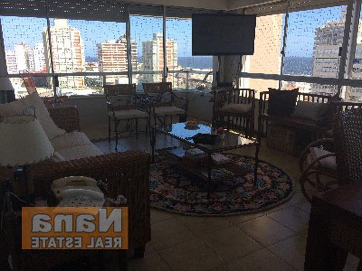 4 bedrooms Apartment in Maldonado, Uruguay No. 2047