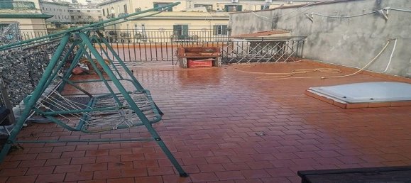 Квартира с 2 спальнями в Неаполь, Италия № 327737 3