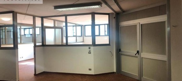 513m² Commercial property in Spresiano, Italy No. 169572 12