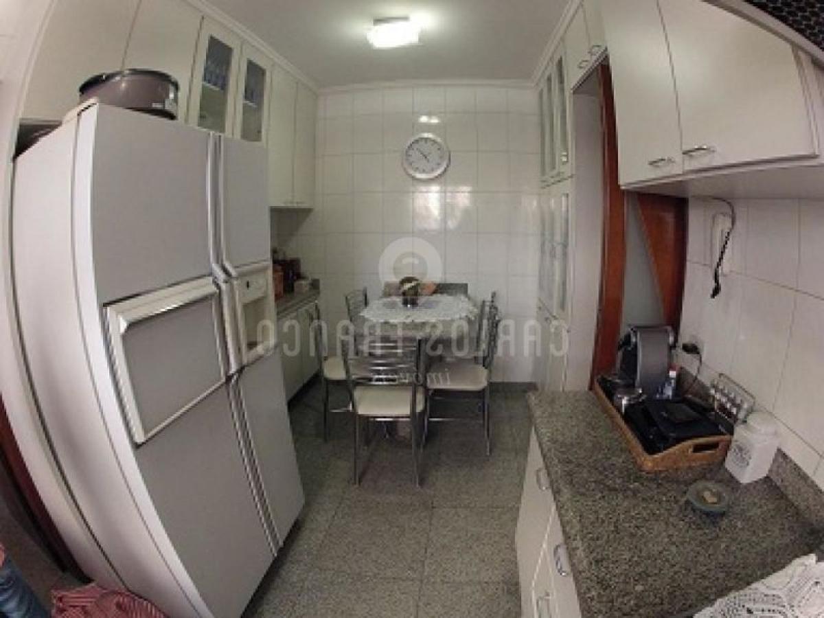 Casa de 4 dormitorios en Sao Paulo, Brazil No. 593626