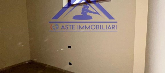 3 rooms Apartment in Marcianise, Italy No. 7585 17