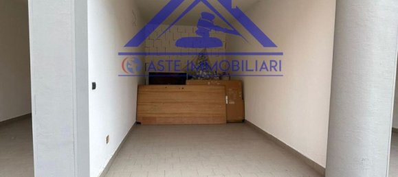 3 rooms Apartment in Marcianise, Italy No. 7585 7