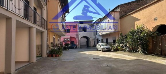 3 rooms Apartment in Marcianise, Italy No. 7585 8