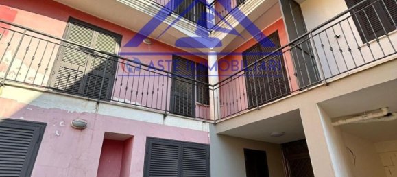 3 rooms Apartment in Marcianise, Italy No. 7585 2