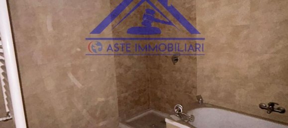 3 rooms Apartment in Marcianise, Italy No. 7585 18