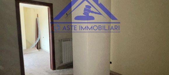 3 rooms Apartment in Marcianise, Italy No. 7585 13