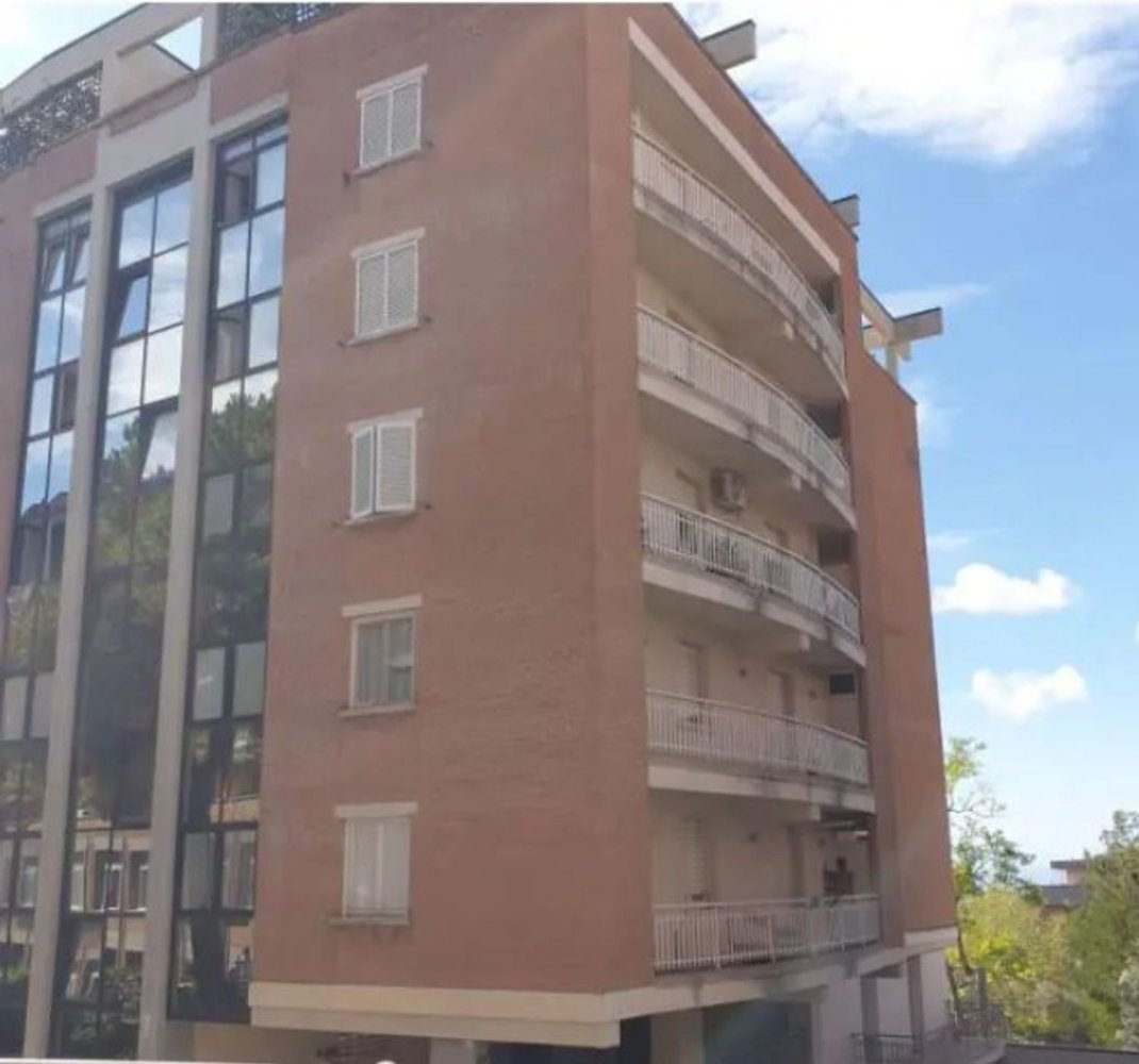 5 bedrooms Apartment in Perugia, Italy No. 333443