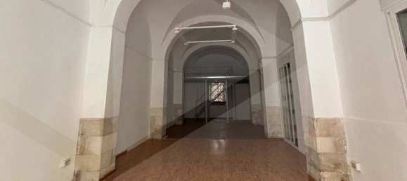 1 room Commercial property in Bari, Italy No. 23713 21