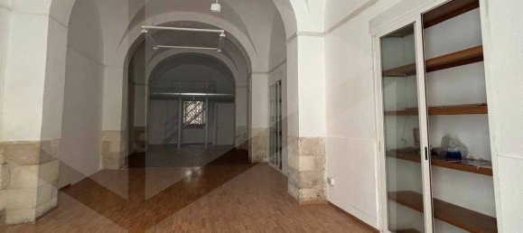 1 room Commercial property in Bari, Italy No. 23713 22