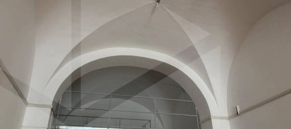 1 room Commercial property in Bari, Italy No. 23713 24