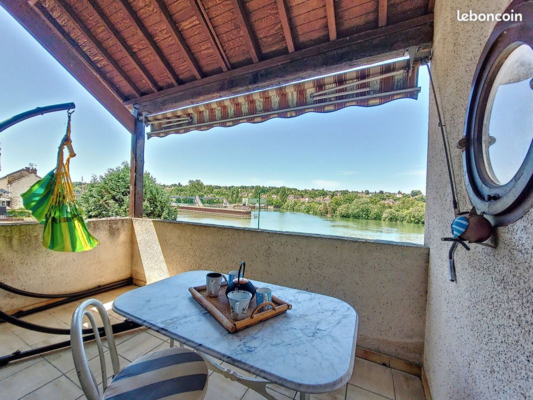 Casa de 4 dormitorios en Champagne-sur-Seine, France No. 333380