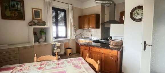 3 bedrooms Apartment in Gassino Torinese, Italy No. 148629 4