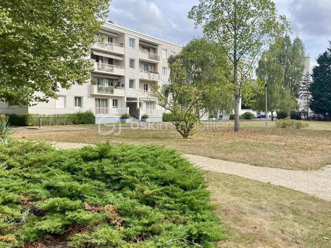 Apartamento de 3 dormitorios en Vaucresson, France No. 320797